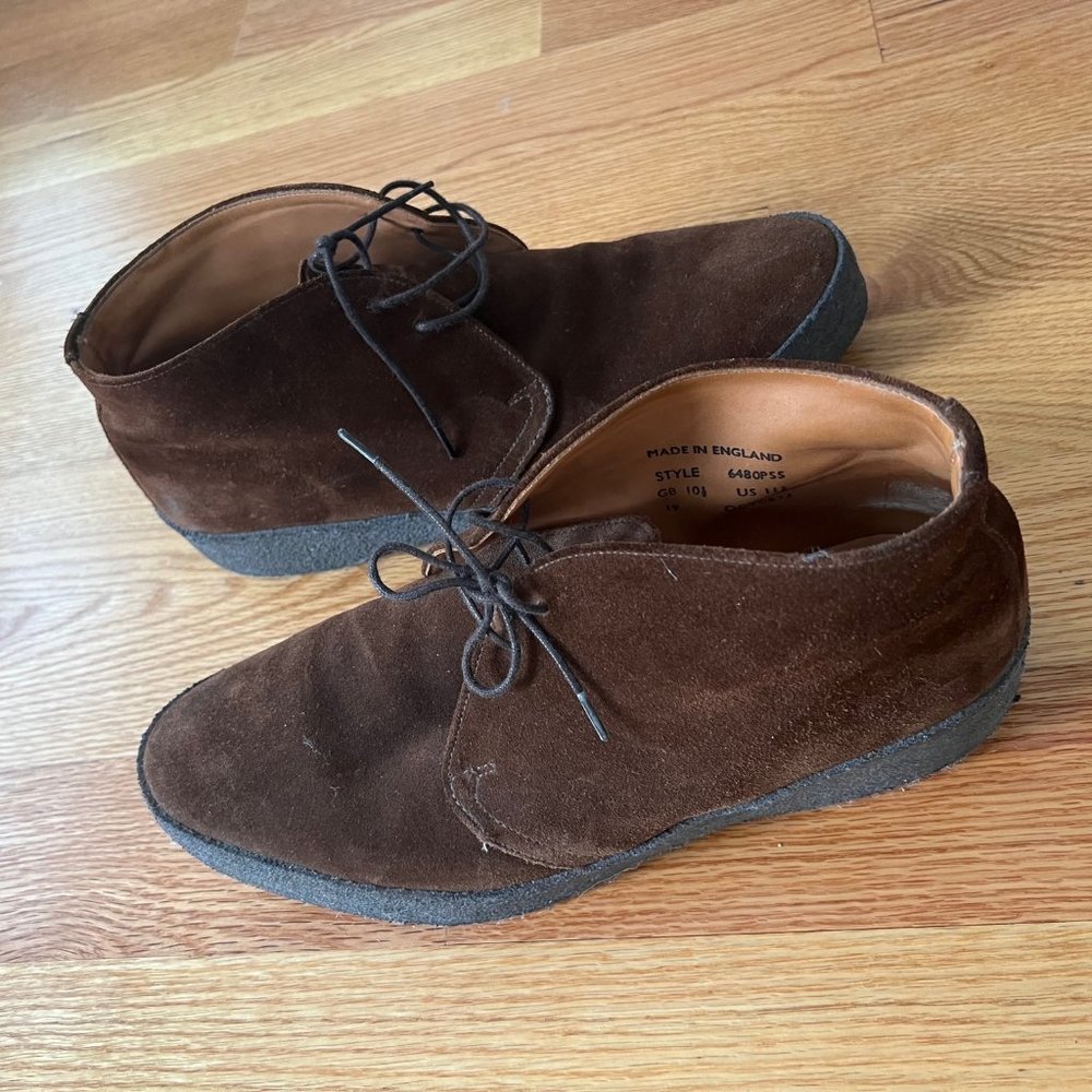 The Snuff Suede Chukka Boot: Timeless Style by Sanders & Sanders